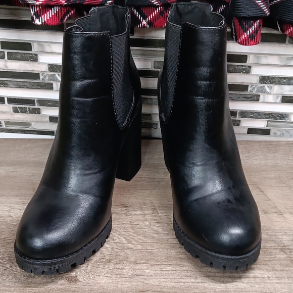 Soda Black Heeled Ankle Boots 9M Faux Leather Chunky 3" - Picture 7 of 11